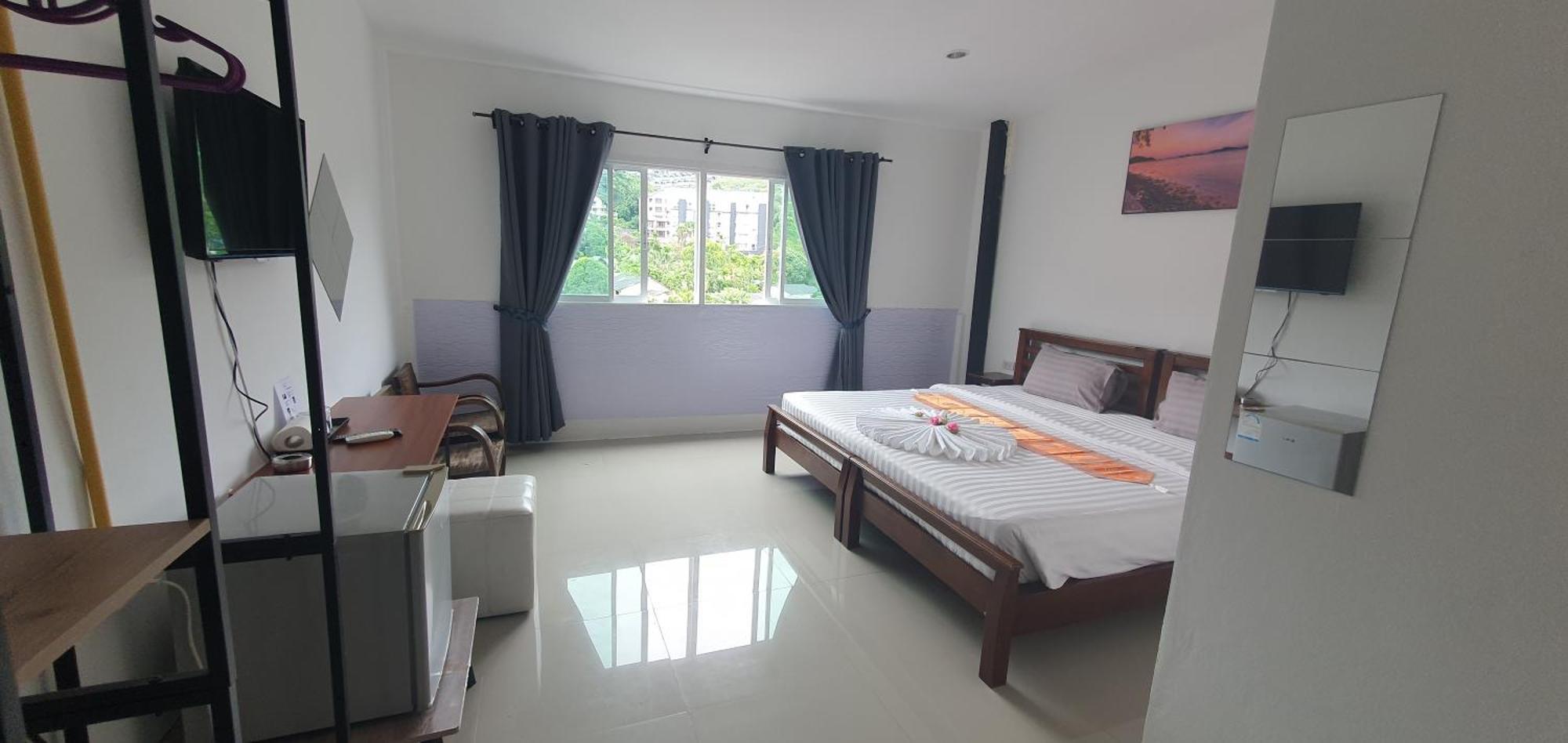At Home Hotel Patong Екстериор снимка