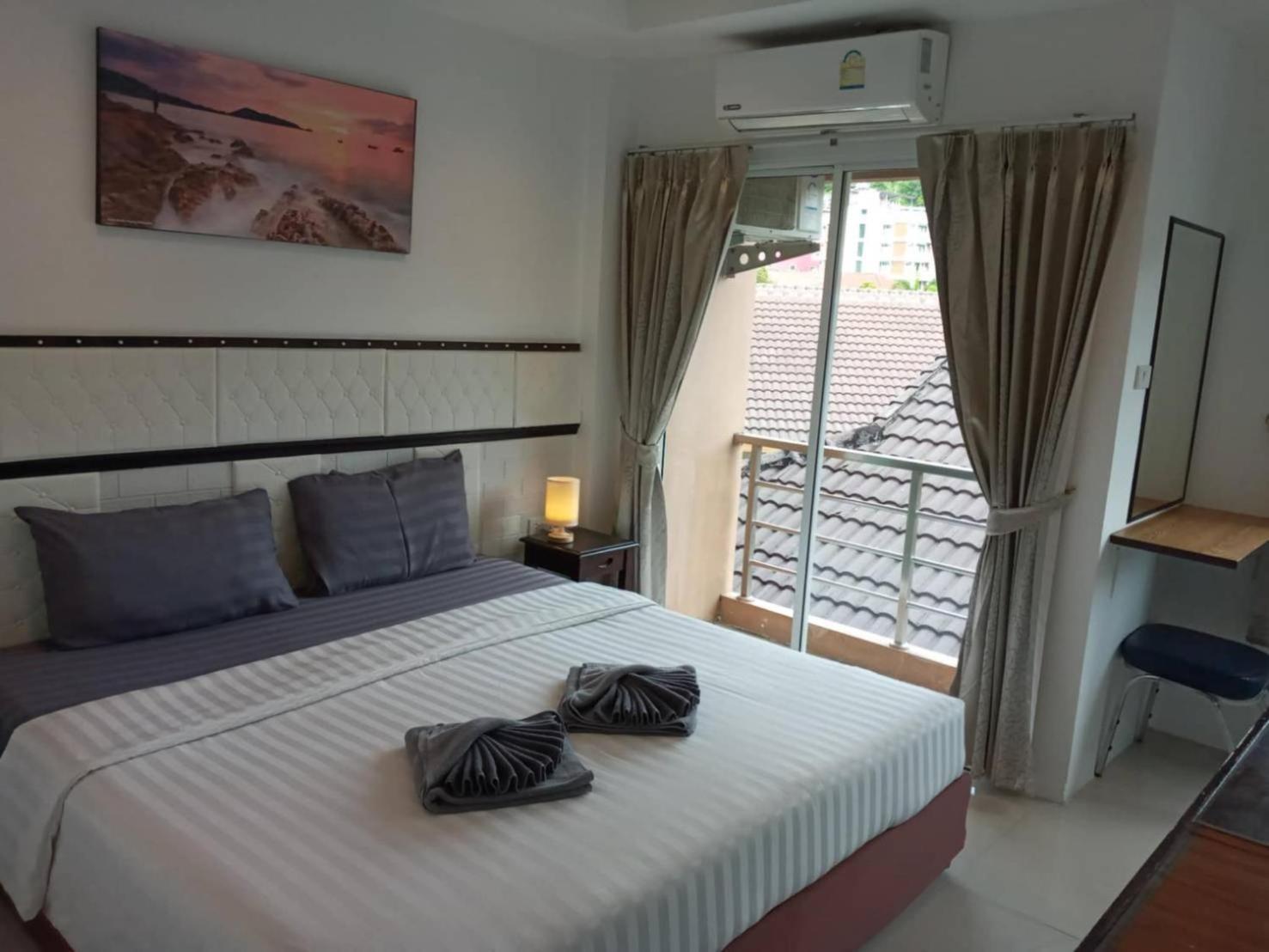 At Home Hotel Patong Екстериор снимка
