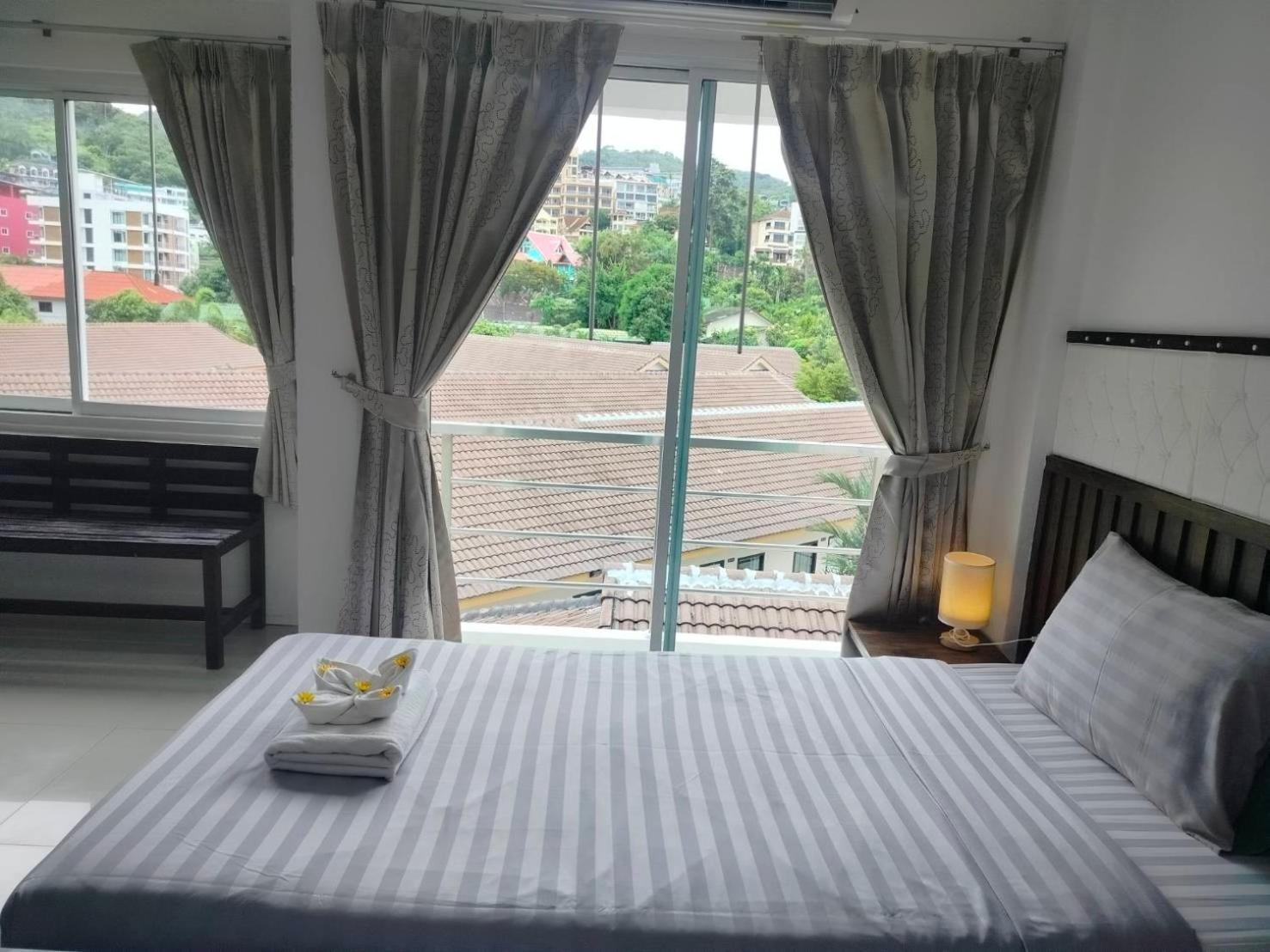 At Home Hotel Patong Екстериор снимка